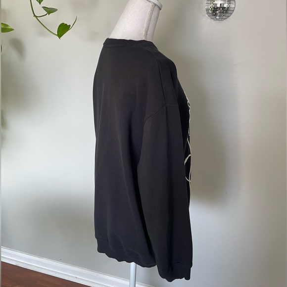 Zara Embroided Abstract Line Design Sweatshirt - Picture 5 of 10